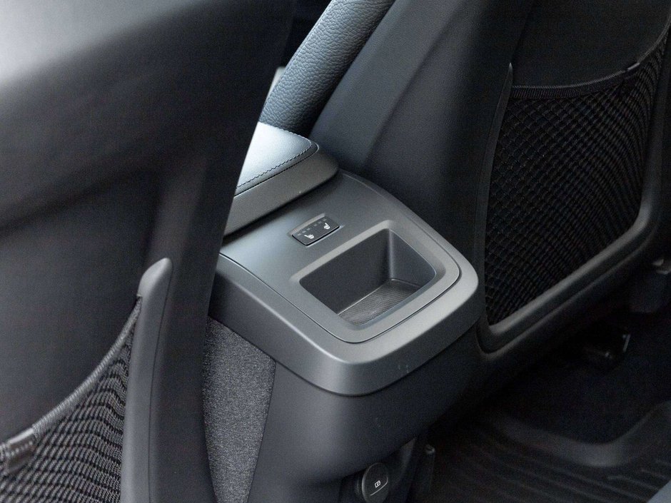 Volvo XC60 PLUS DARK THEME^Harman Kardon^New Brakes 2023-24