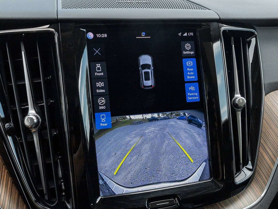 Volvo XC60 PLUS DARK THEME^Harman Kardon^New Brakes 2023-12