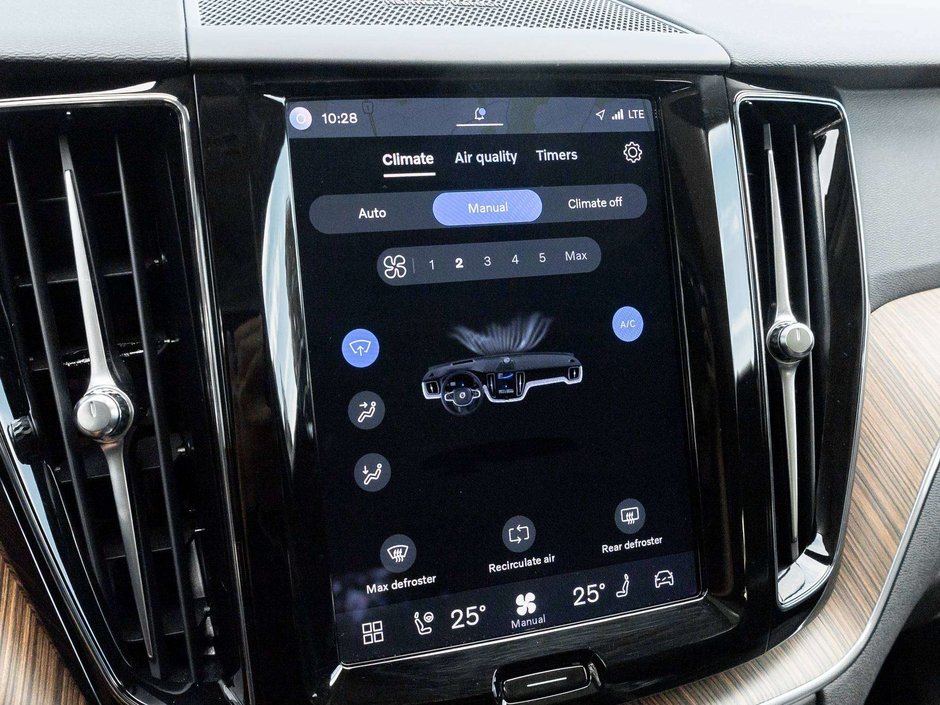 Volvo XC60 PLUS DARK THEME^Harman Kardon^New Brakes 2023-20
