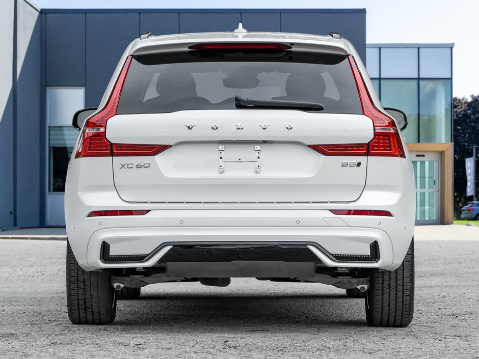 2024 Volvo XC60 B5 AWD Plus  HARMAN KARDON  20 ALLOY WHEELS  CPO-5