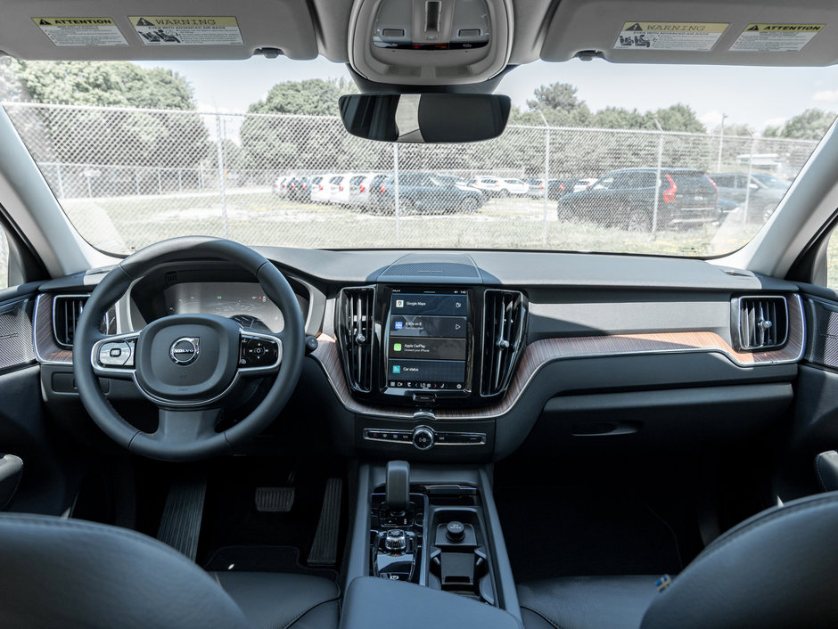 Volvo XC60 B5 AWD Plus Dark Theme  HARMAN KARDON  CPO 2024-24