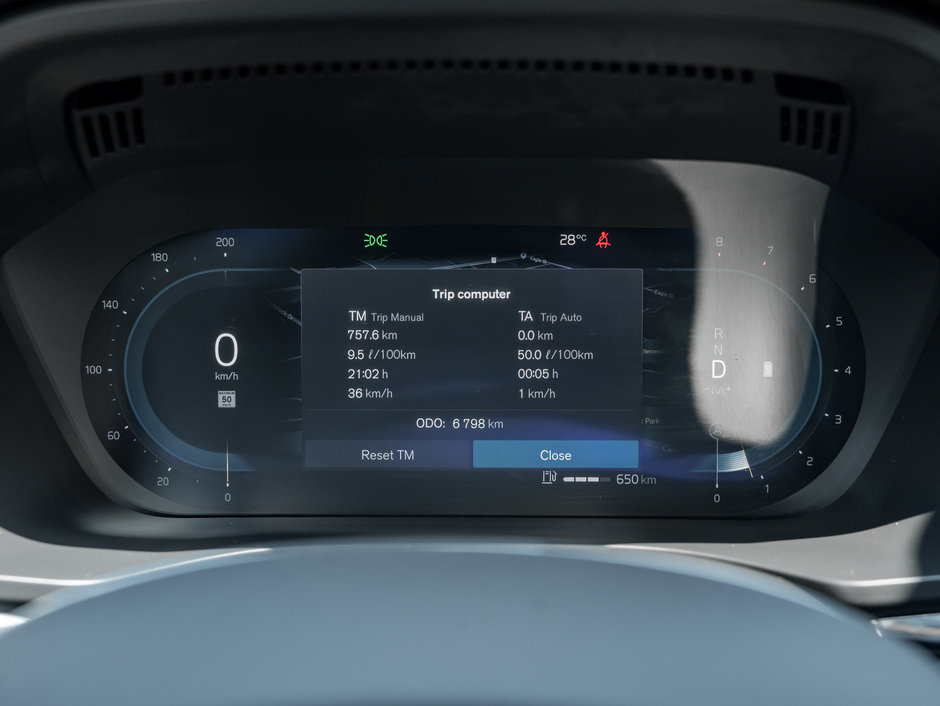 Volvo XC60 B5 AWD Plus Dark Theme  HARMAN KARDON  CPO 2024-8