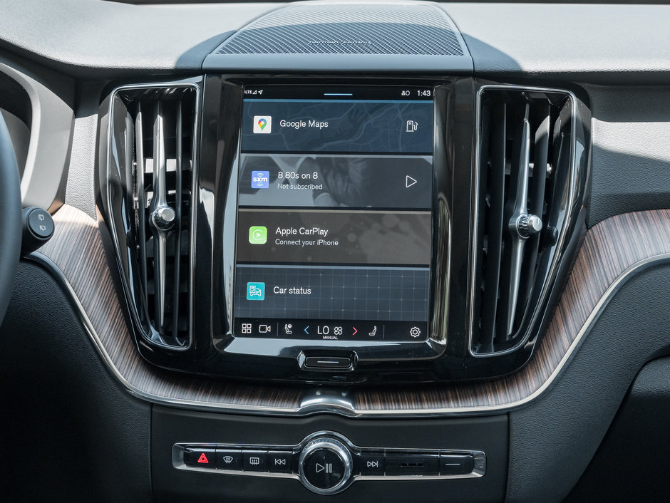 Volvo XC60 B5 AWD Plus Dark Theme  HARMAN KARDON  CPO 2024-25