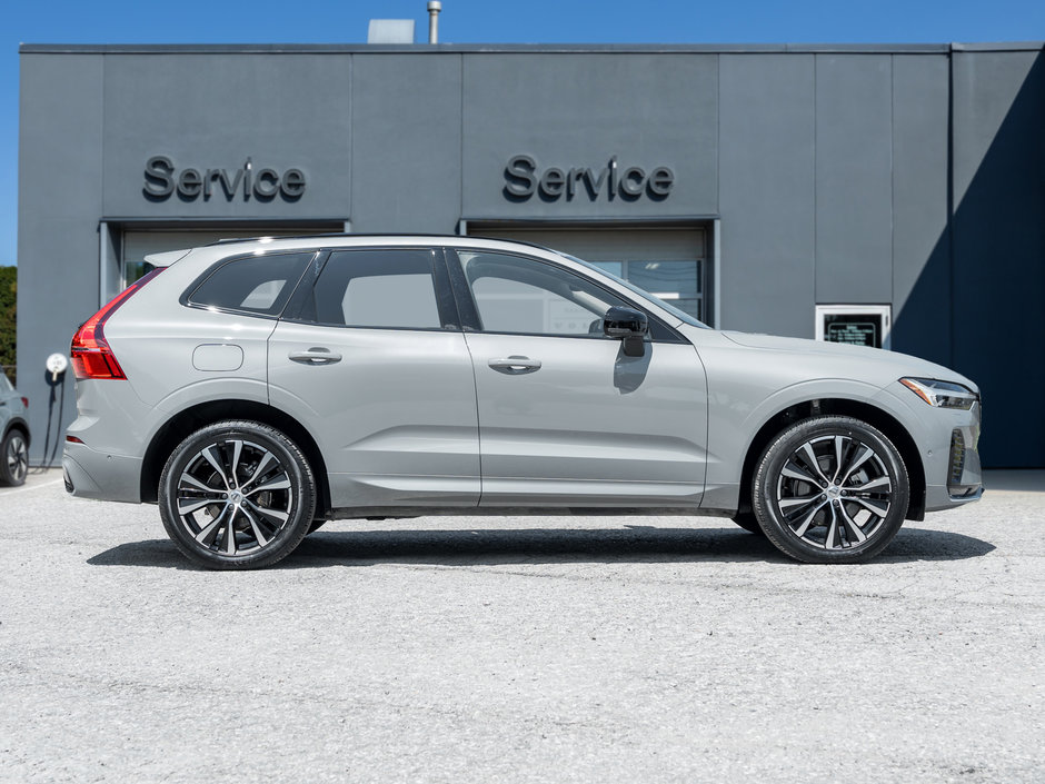 Volvo XC60 B5 AWD Plus Dark Theme  HARMAN KARDON  CPO 2024-4