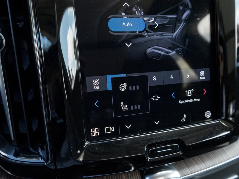 2024 Volvo XC60 B5 AWD Plus Dark Theme B5 AWD Plus  CPO-22