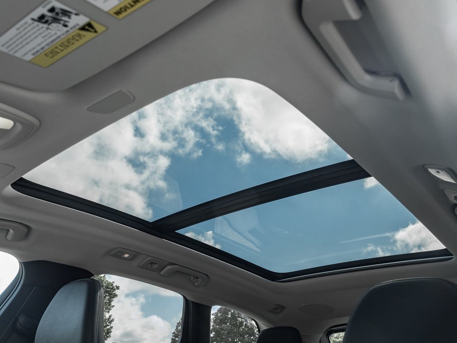 2024 Volvo XC60 B5 AWD Plus Dark Theme B5 AWD Plus  CPO-23