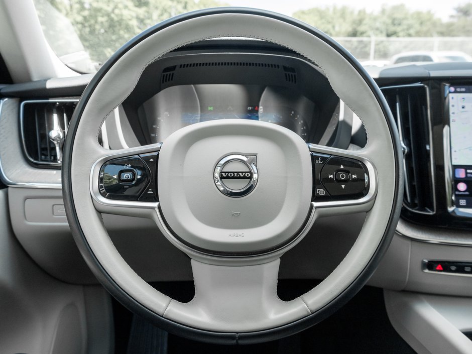 2024 Volvo XC60 B5 AWD PLUS  OFF LEASE  NO ACCIDENTS  CPO-7