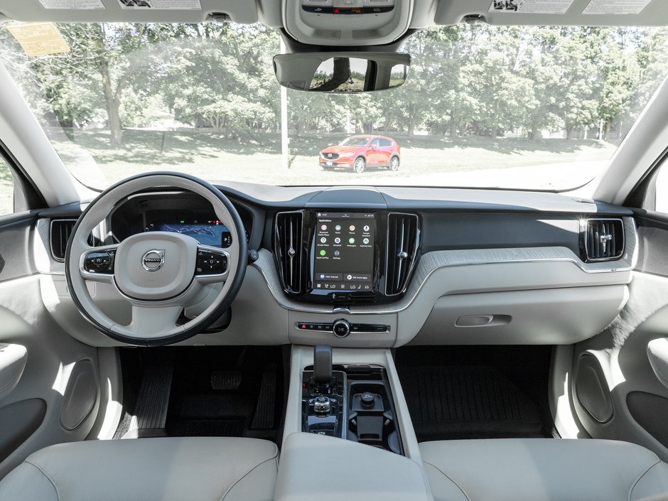 2024 Volvo XC60 B5 AWD PLUS  NON DAILY RENTAL  OFF LEASE  CPO-24