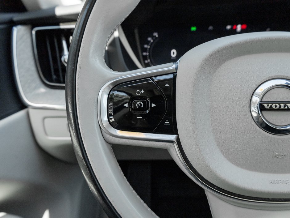 2024 Volvo XC60 B5 AWD PLUS  NON DAILY RENTAL  OFF LEASE  CPO-10