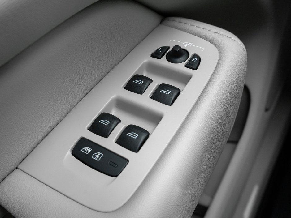 2024 Volvo XC60 B5 AWD PLUS  HARMAN KARDON  OFF LEASE  CPO  LOW KM-14