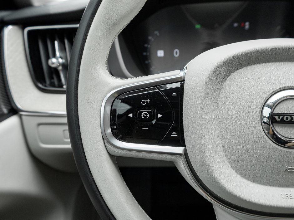 2024 Volvo XC60 B5 AWD PLUS  HARMAN KARDON  OFF LEASE  CPO  LOW KM-10
