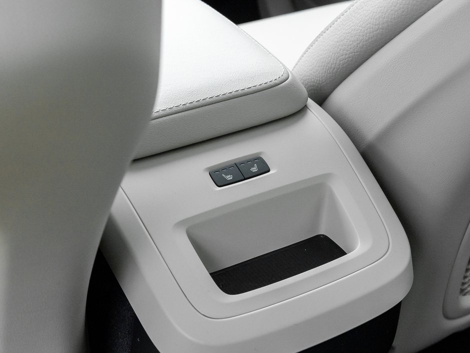 2024 Volvo XC60 B5 AWD PLUS  HARMAN KARDON  OFF LEASE  CPO  LOW KM-25