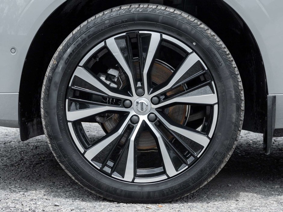 2024 Volvo XC60 Plus Dark Theme-3