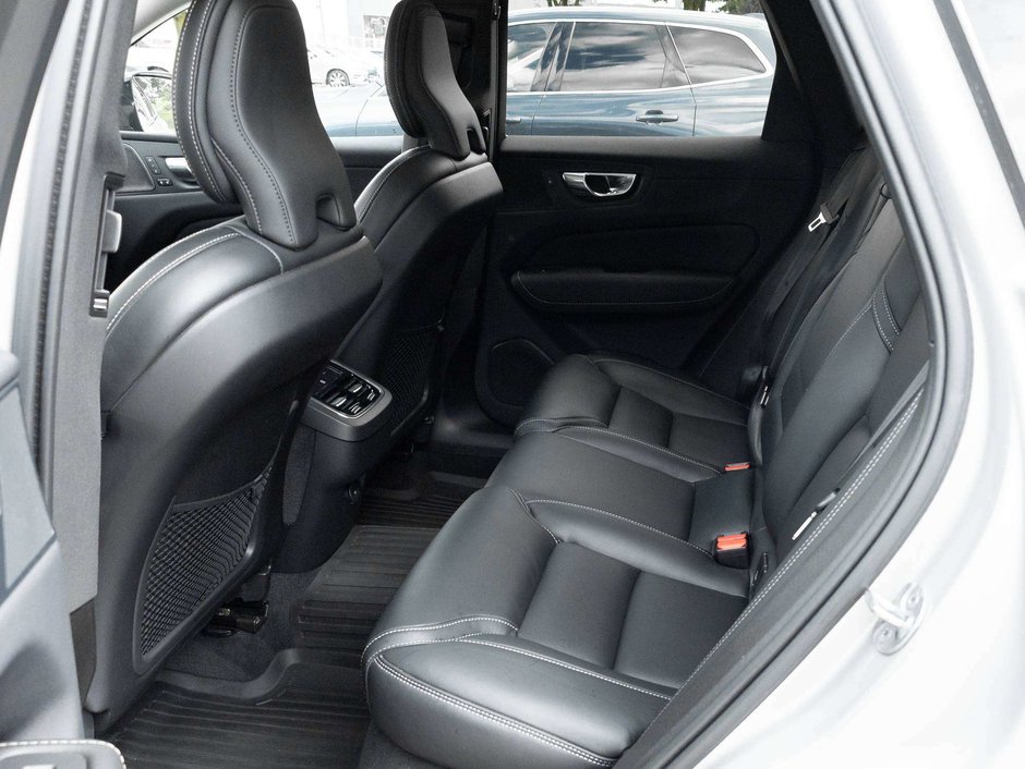 Volvo XC60 ULTIMATE  LOW KM  22 ALLOY WHEELS  RATE fr 2.99%* 2024-24