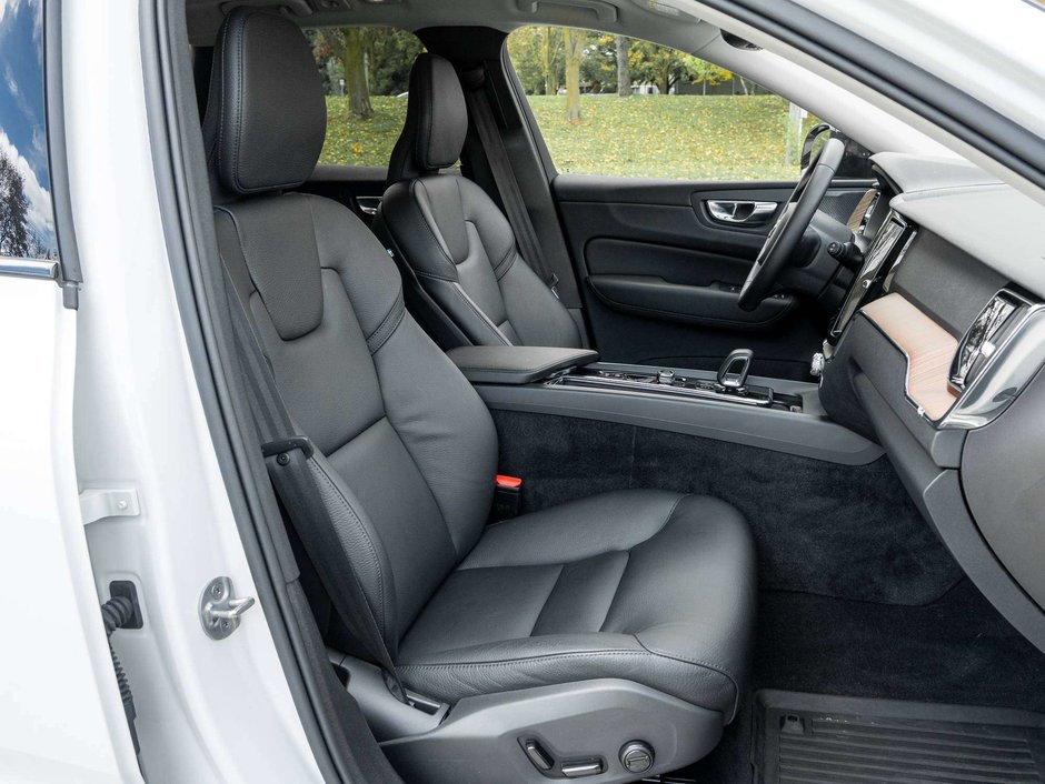 Volvo XC60 PLUS^Off Lease^Low km^Harman Kardon^Rate fr 3.49%* 2024-21