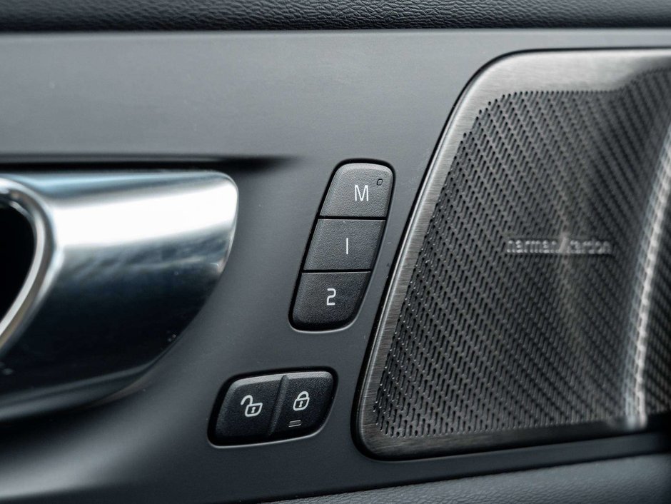 Volvo XC60 PLUS^Off Lease^Low km^Harman Kardon^Rate fr 3.49%* 2024-14