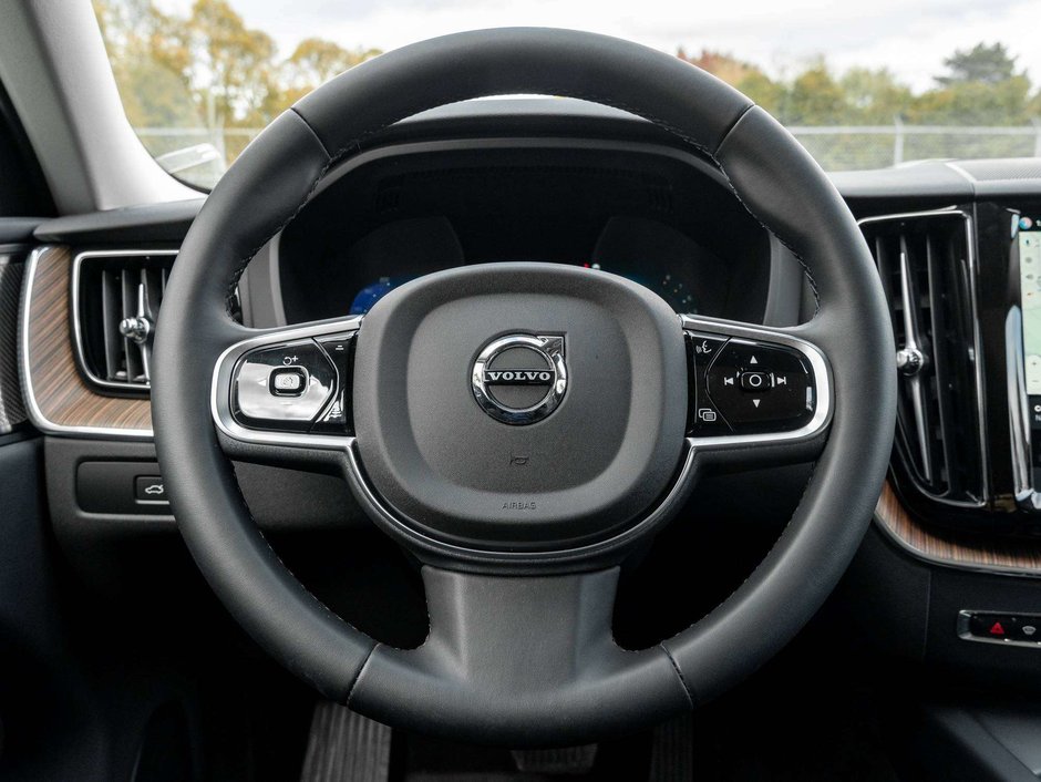 Volvo XC60 PLUS^Off Lease^Low km^Harman Kardon^Rate fr 3.49%* 2024-7