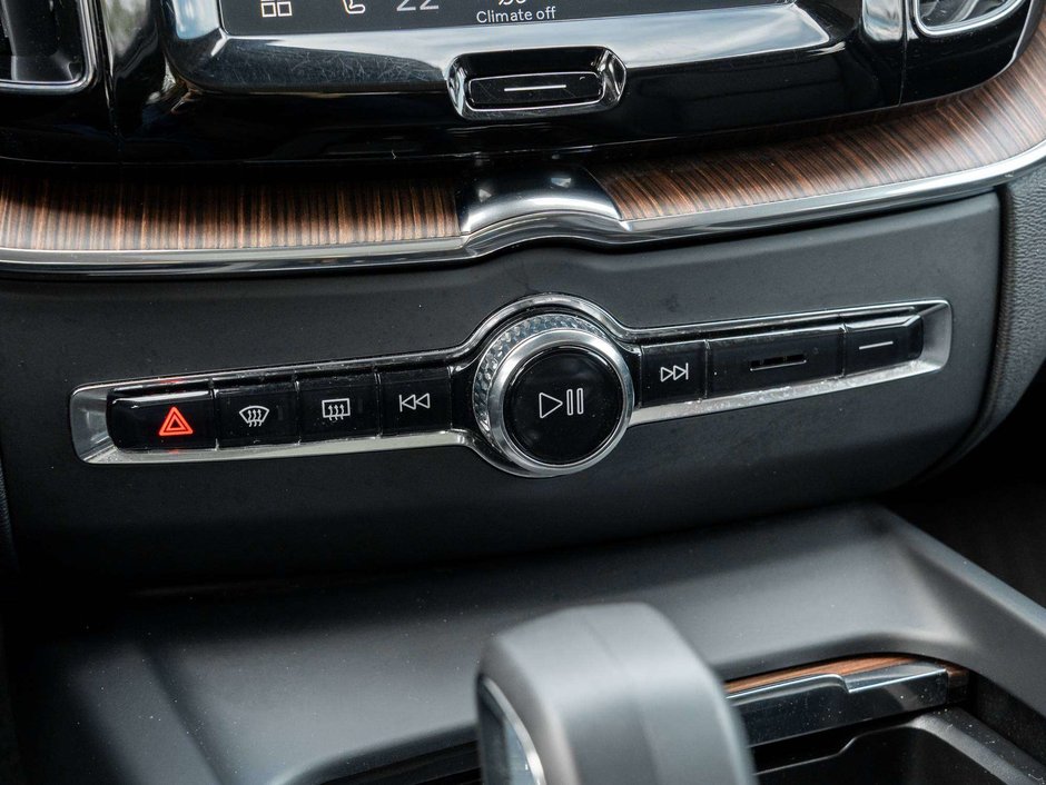 Volvo XC60 PLUS^Off Lease^Low km^Harman Kardon^Rate fr 3.49%* 2024-17