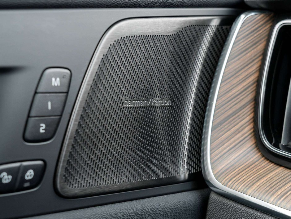 Volvo XC60 PLUS^Off Lease^Low km^Harman Kardon^Rate fr 3.49%* 2024-15