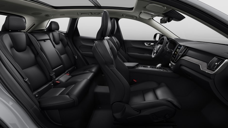 Volvo XC60 B5 AWD Ultra Dark Theme 2025-10