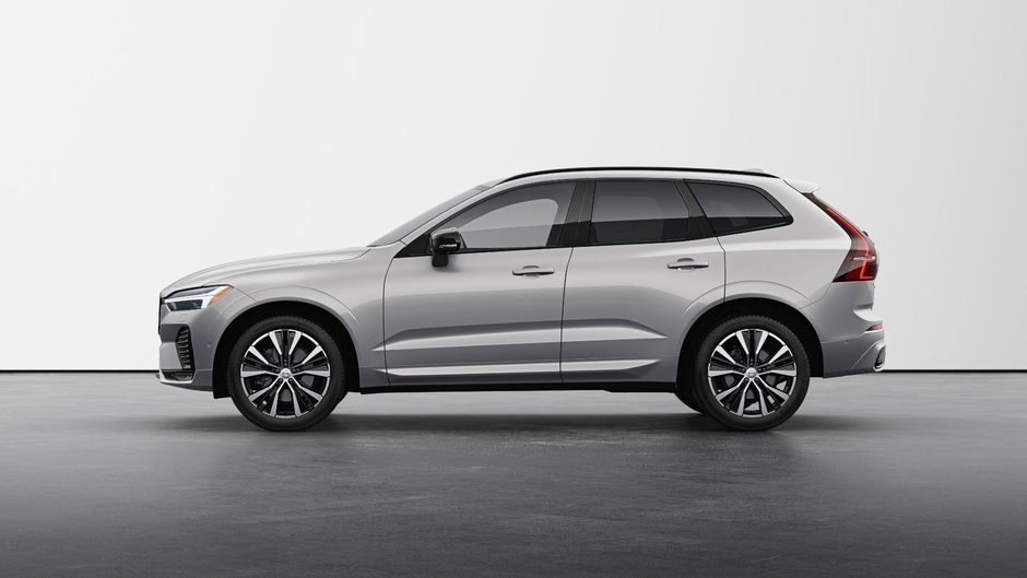 Volvo XC60 B5 AWD Ultra Dark Theme 2025-5