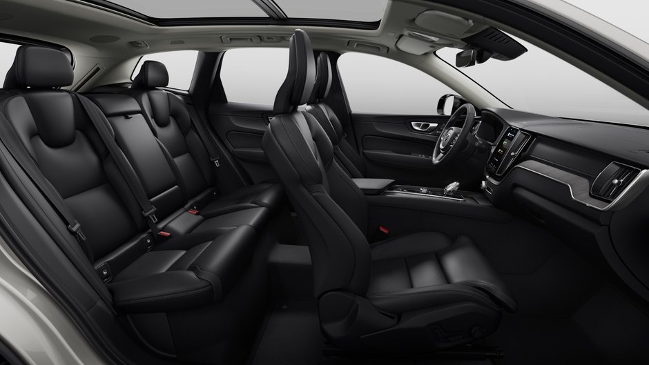 Volvo XC60 B5 AWD Ultra Dark Theme 2025-10