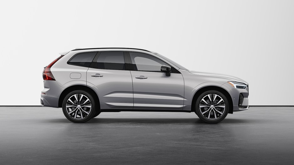 Volvo XC60 B5 AWD Ultra Dark Theme 2025-4