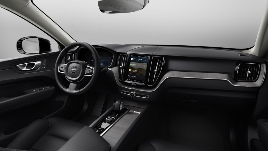 2025 Volvo XC60 B5 AWD Plus Dark Theme-7