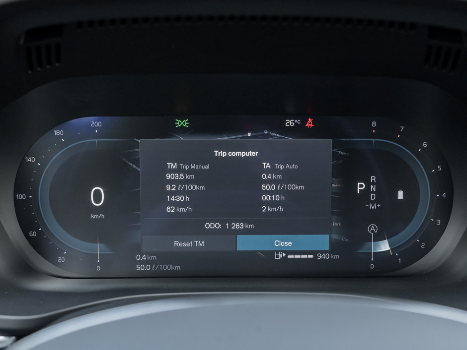 2025 Volvo XC60 B5 AWD Core Dark Theme NEARLY NEW 20 ALLOY WHEELS-9