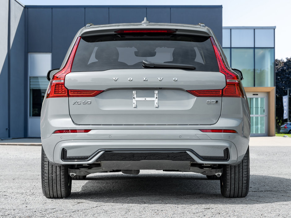2025 Volvo XC60 B5 AWD Core Dark Theme NEARLY NEW 20 ALLOY WHEELS-5