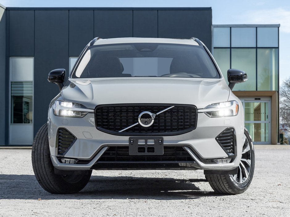 Volvo XC60 B5 AWD Plus Dark Theme CPO LOW MILEAGE NEARLY NEW 2025-1