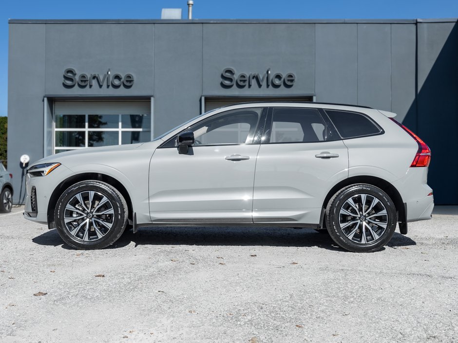 Volvo XC60 B5 AWD Plus Dark Theme CPO LOW MILEAGE NEARLY NEW 2025-2