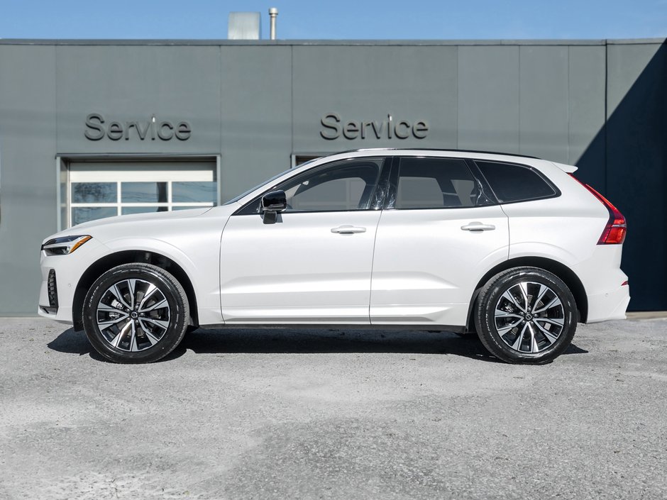 Volvo XC60 B5 AWD Plus Dark Theme LOW MILEAGE NEARLY NEW CPO 2025-2