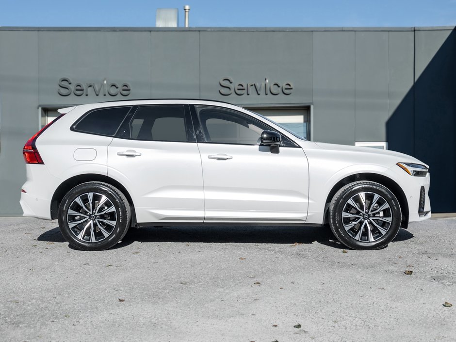 Volvo XC60 B5 AWD Plus Dark Theme LOW MILEAGE NEARLY NEW CPO 2025-4