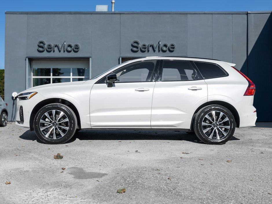2025 Volvo XC60 B5 AWD Plus Dark Theme LOW MILEAGE NEARLY NEW CPO-2