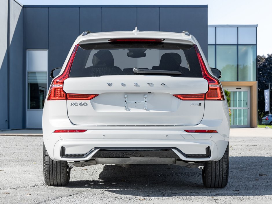 2025 Volvo XC60 B5 AWD Plus Dark Theme LOW MILEAGE NEARLY NEW CPO-5