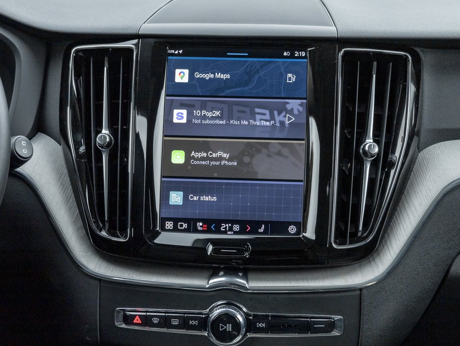 2025 Volvo XC60 B5 AWD Plus Dark Theme NEARLY NEW  CPO-26