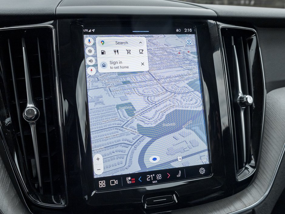 2025 Volvo XC60 B5 AWD Plus Dark Theme NEARLY NEW  CPO-10