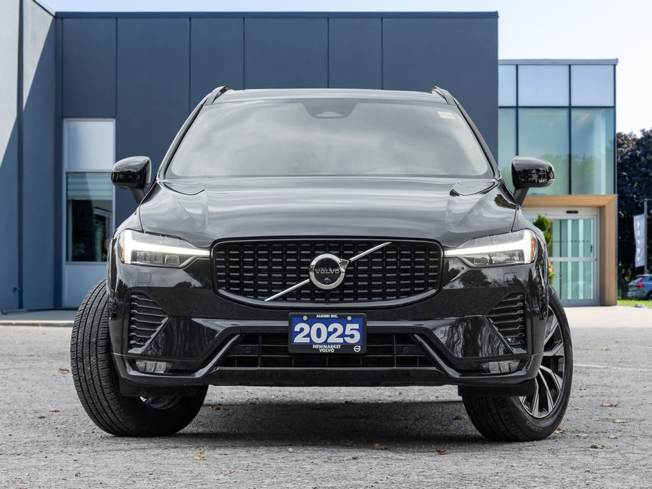 2025 Volvo XC60 B5 AWD Plus Dark Theme NEARLY NEW  CPO-1