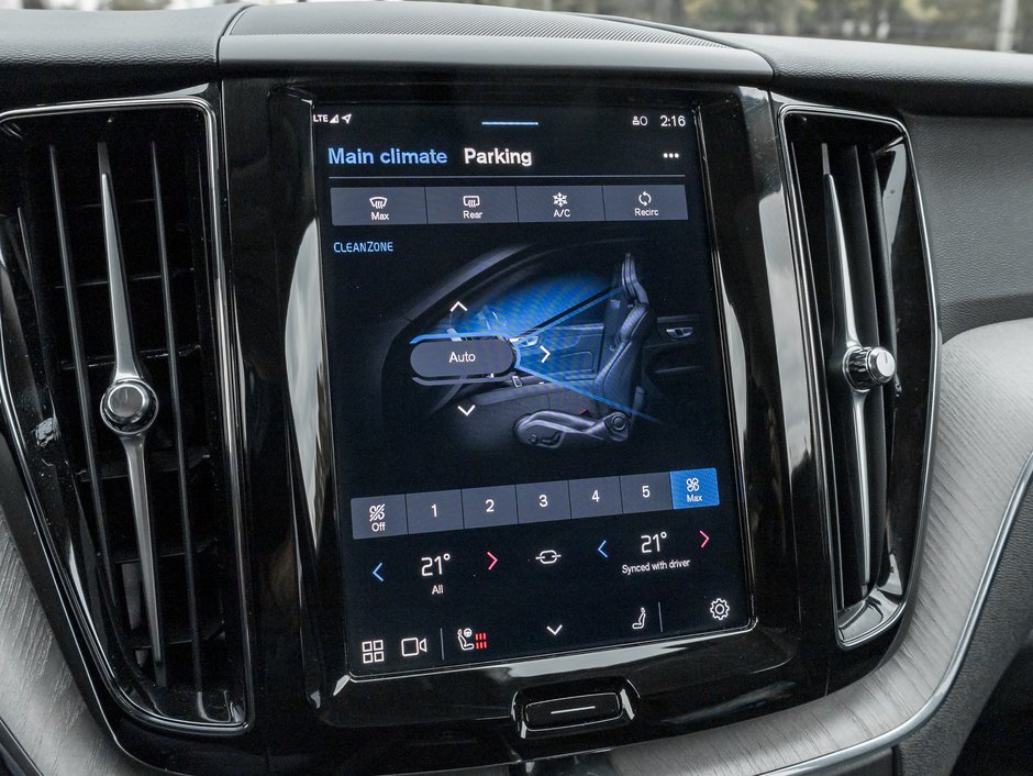 2025 Volvo XC60 B5 AWD Plus Dark Theme NEARLY NEW  CPO-19