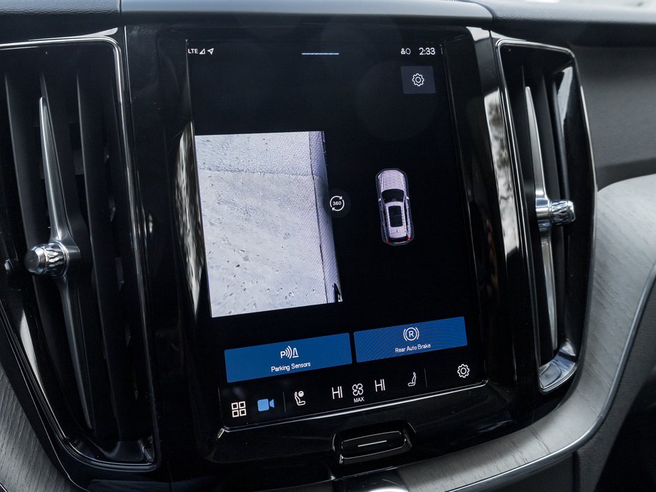 Volvo XC60 B5 AWD Plus Dark Theme  20 ALLOY WHEELS  CPO 2025-13