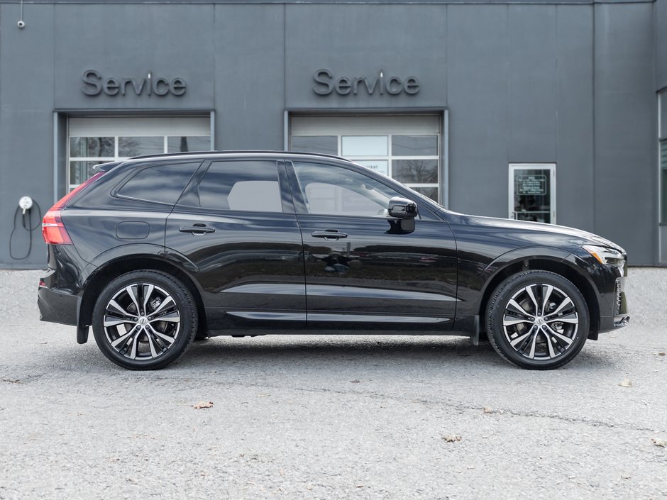 Volvo XC60 B5 AWD Plus Dark Theme  20 ALLOY WHEELS  CPO 2025-4