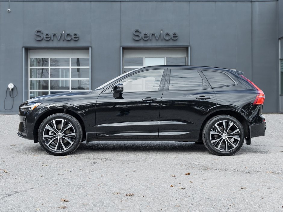 Volvo XC60 B5 AWD Plus Dark Theme  20 ALLOY WHEELS  CPO 2025-2