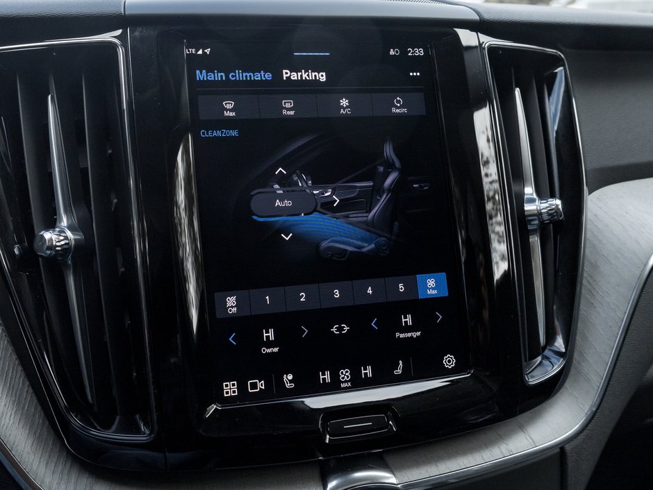 Volvo XC60 B5 AWD Plus Dark Theme  20 ALLOY WHEELS  CPO 2025-19