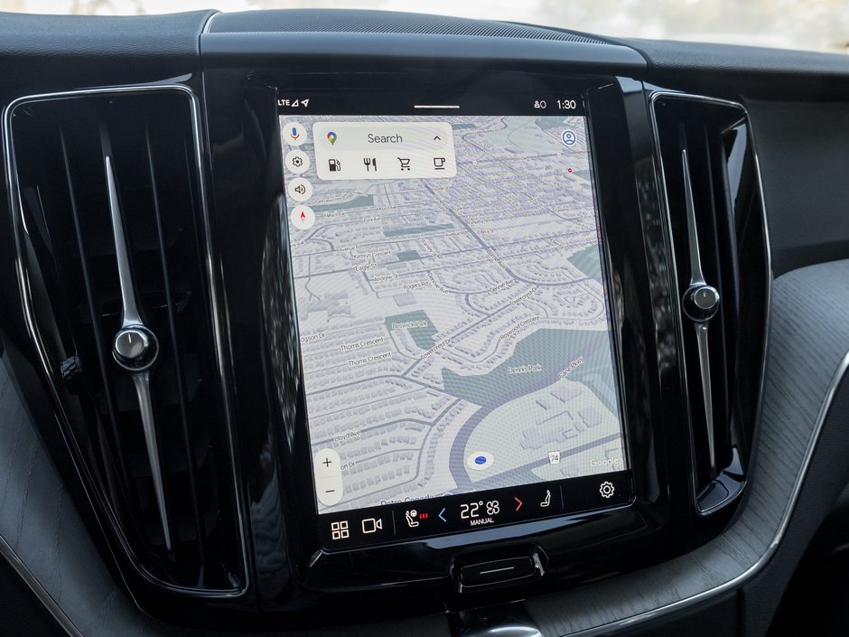 Volvo XC60 B5 AWD Plus  NEARLY NEW  CPO  19 ALLOY WHEELS 2025-10