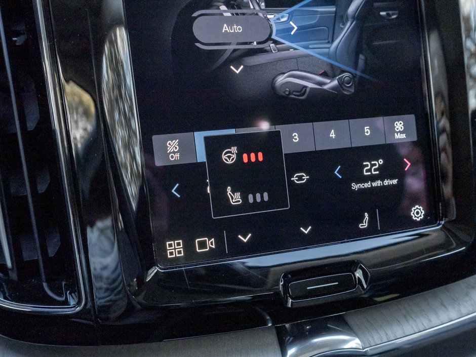 Volvo XC60 B5 AWD Plus  NEARLY NEW  CPO  19 ALLOY WHEELS 2025-20