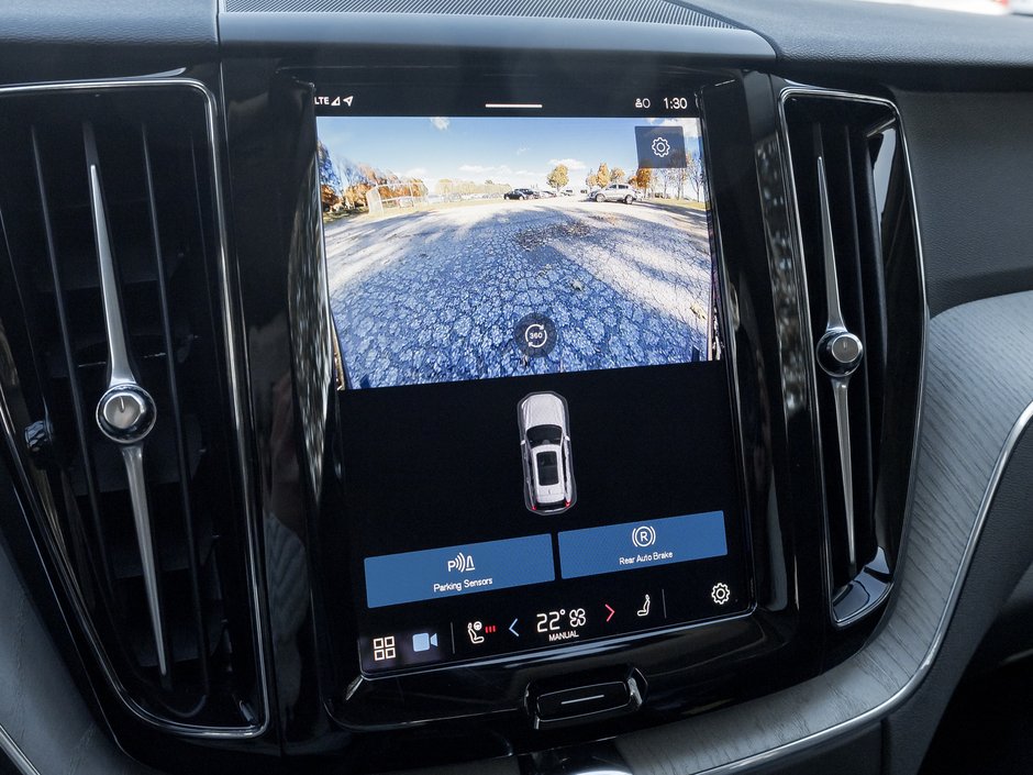 Volvo XC60 B5 AWD Plus  NEARLY NEW  CPO  19 ALLOY WHEELS 2025-12