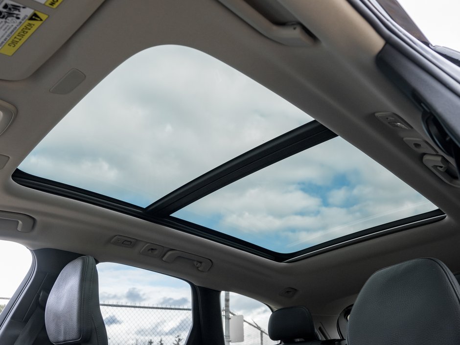 2025 Volvo XC60 B5 AWD Plus Dark Theme-23