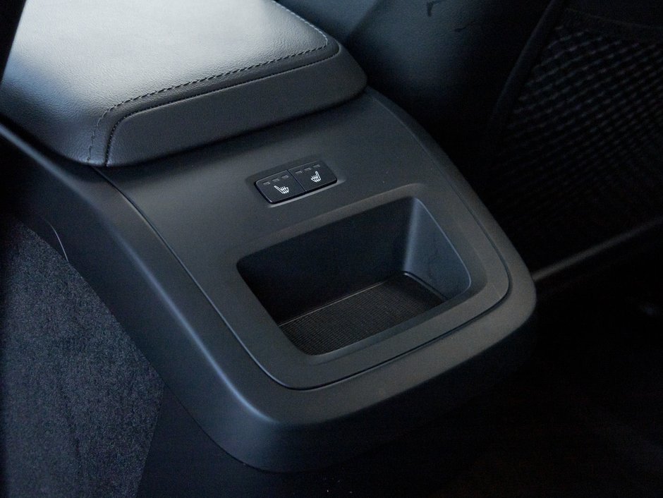 2025 Volvo XC60 B5 AWD Plus Dark Theme  20ALLOY WHEELS  VOLVO CPO-19