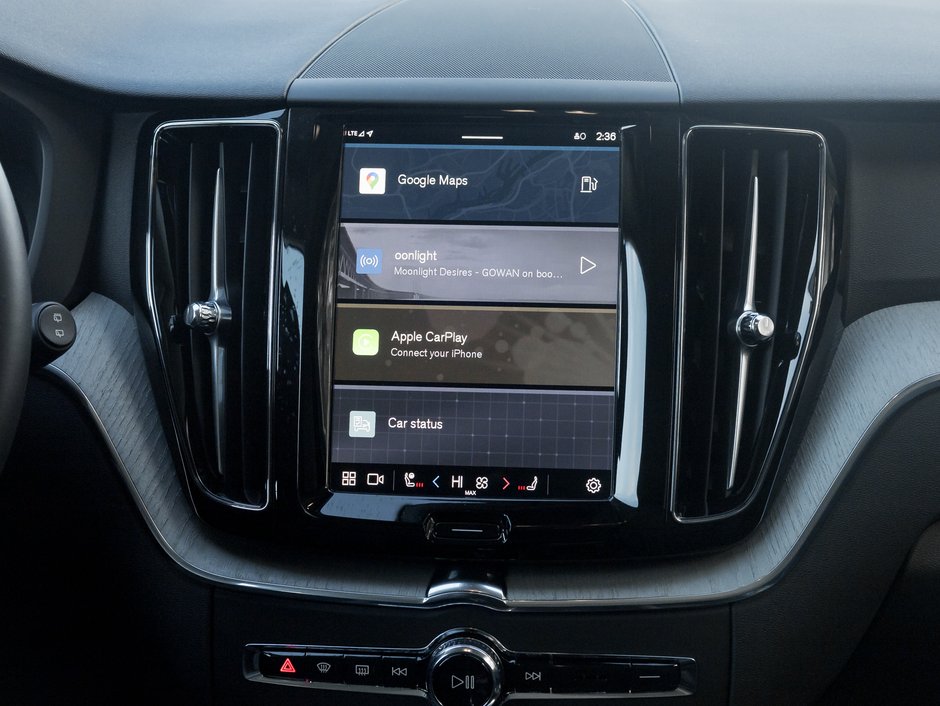 2025 Volvo XC60 B5 AWD Plus Dark Theme  20ALLOY WHEELS  VOLVO CPO-22